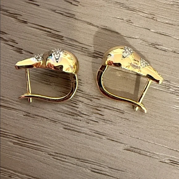 Elegant Gold and Silver Tear Drop Women's Earrings - Picture 3 of 5